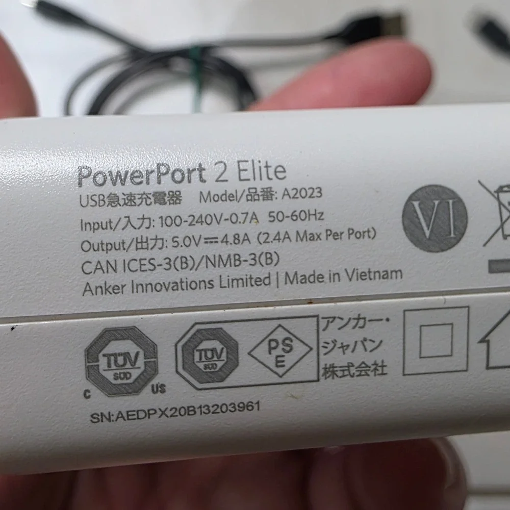Anker PowerPort 2 Elite Dual USB Wall‎ Charger A2023 White 3 Charging Cables W4